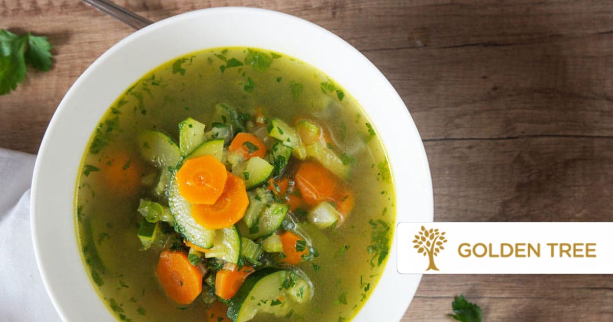 Jemná zeleninová polievka s voňavími bylinkami
